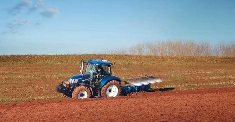Трактор New Holland T6090