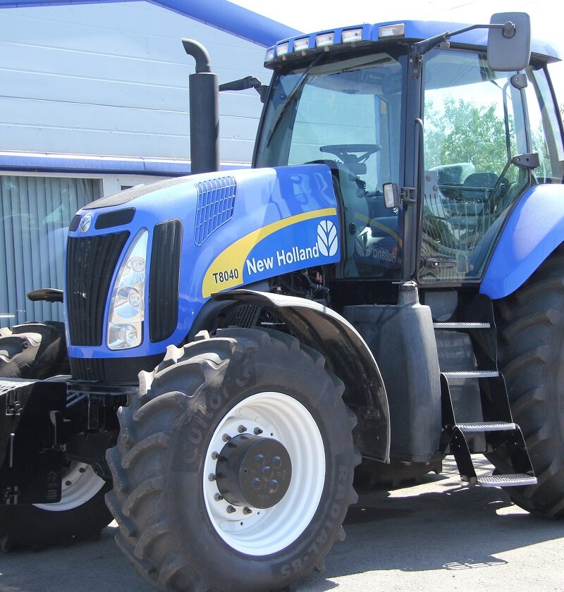 Трактор New Holland T8040