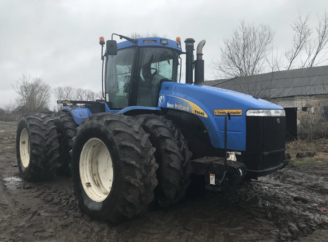 Трактор New Holland T9040