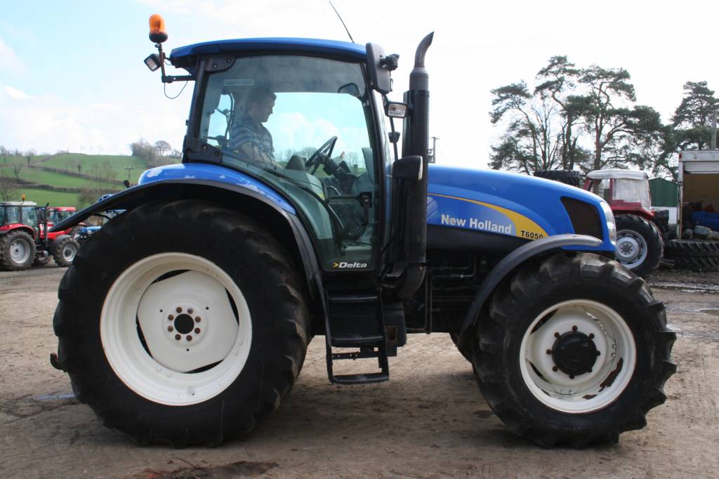 Трактор New Holland T 6050