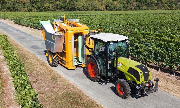 Ремонт двигуна трактора Claas NEXOS 240-210
